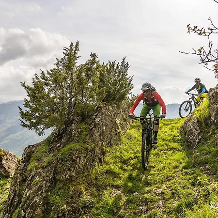 Acces Direct Aux Pistes - Pour 4 Apartament *